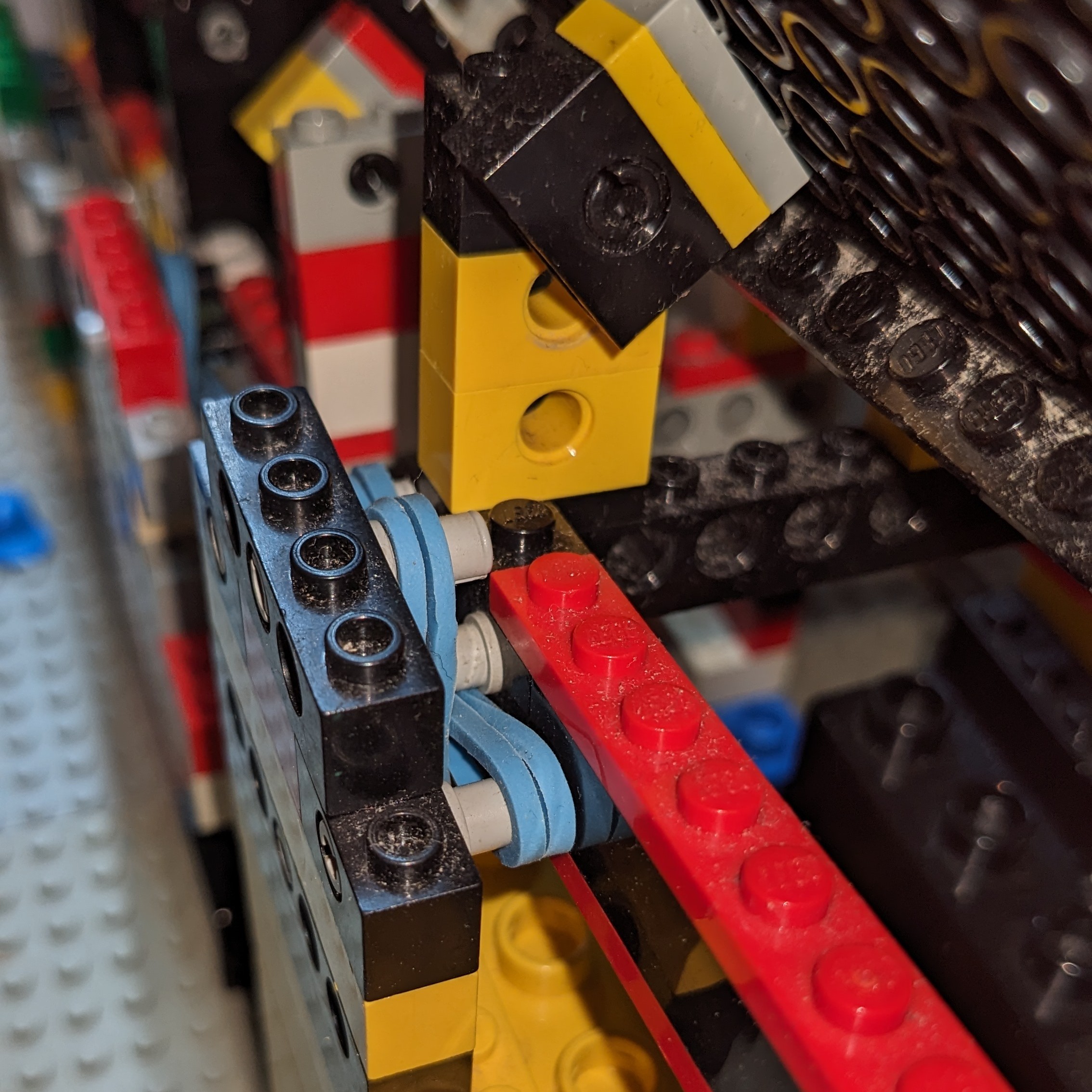 Rubber bands holding the v-channel