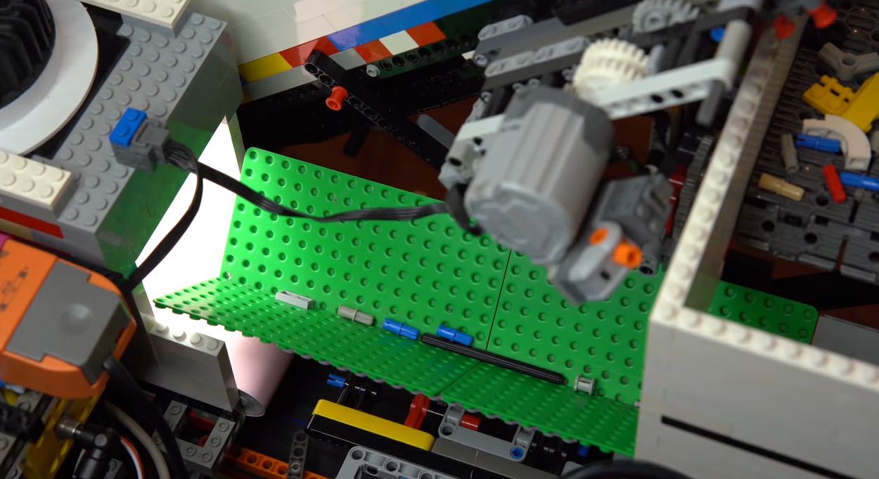 Universal LEGO Sorting Machine